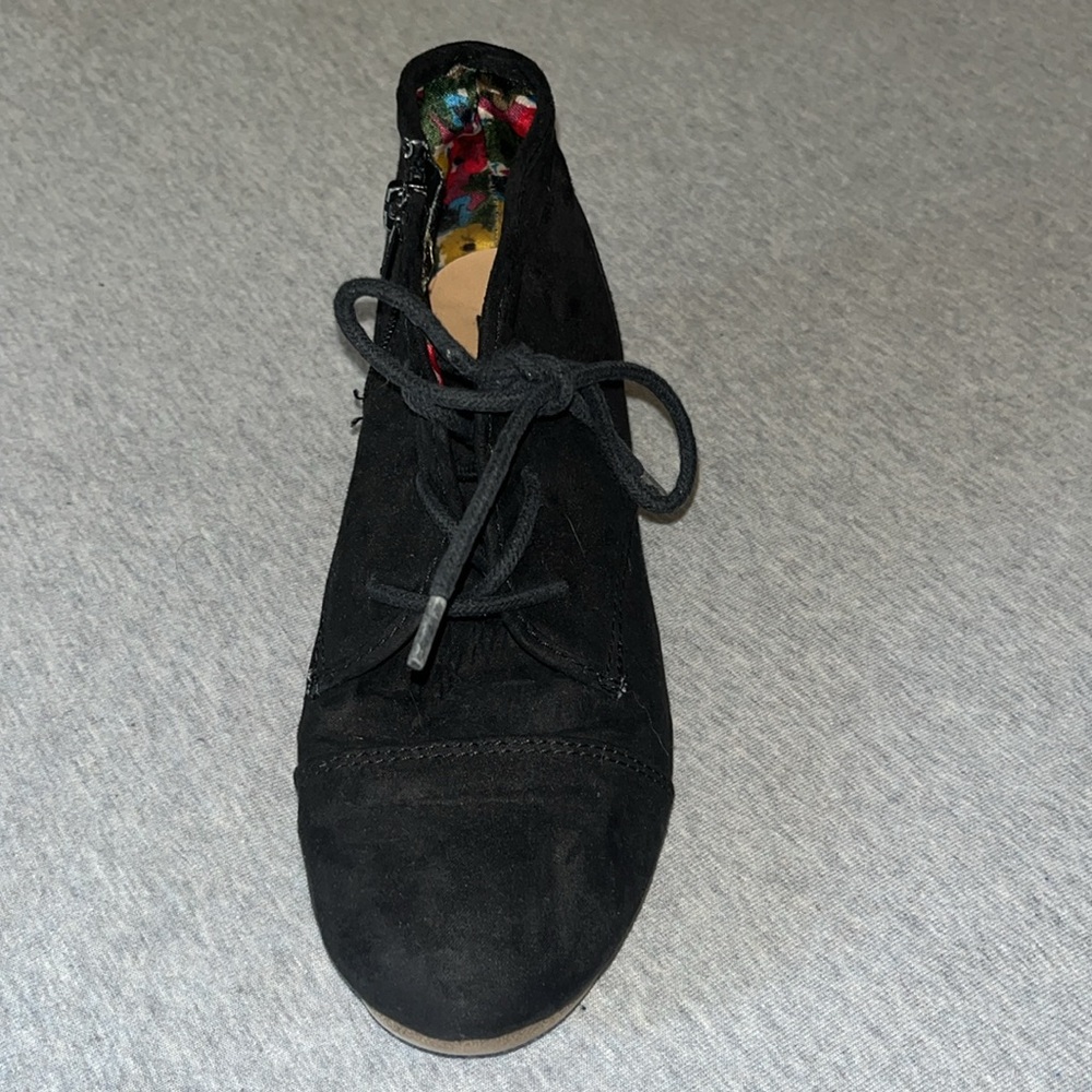 Girls Black lace up shoes - Picture 2 of 5